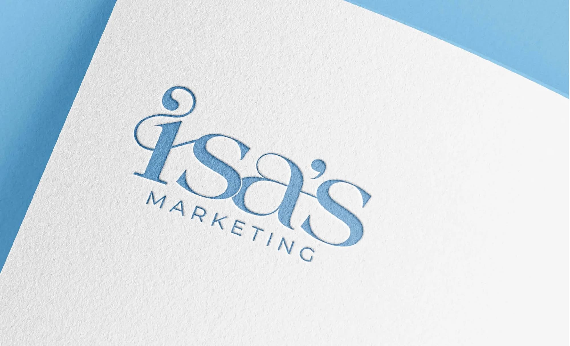 Logo de Isa's Marketing grabado en relieve sobre papel